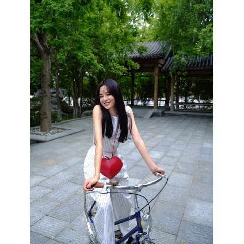  Le Coeur 黑色漆皮包 辛芷蕾同款不同色