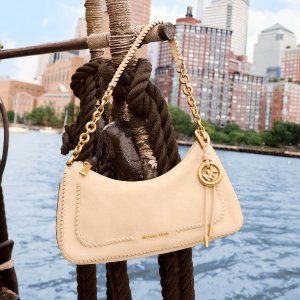Michael Kors Nolita 中号荔枝纹链条腋下包