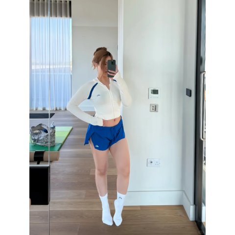 Nike随手套上就是满满的 Effortless ChicNikeSKIMS 弹力针织 女士连帽卫衣