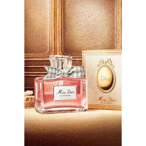 Miss Dior 香水限量礼盒