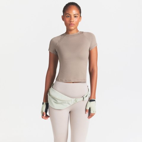 SKIMSNike AIRY DRI-FIT 短袖上衣