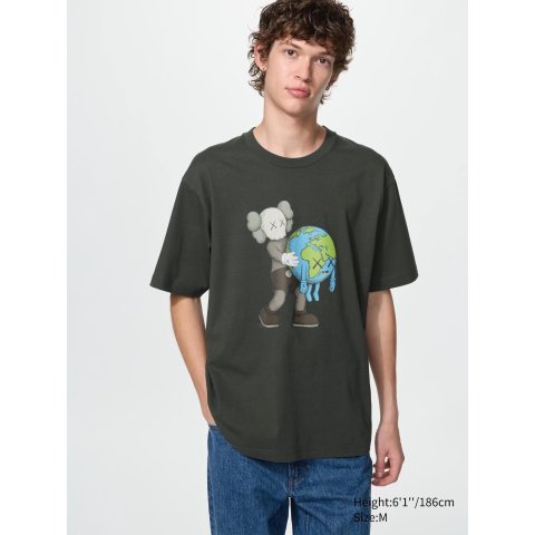 UniqloComing SoonMen s KAWS UNIVERSE Graphic T-Shirt