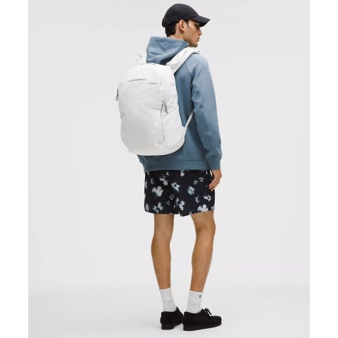 Triple-Zip 双肩包 28L Tech Canvas