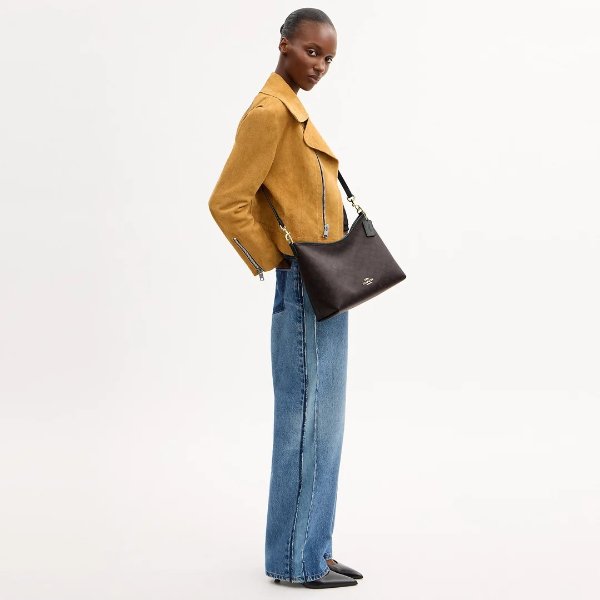 Laurel Shoulder Bag in Signature Canvas