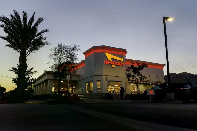 In-N-Out悄悄改配方，面包和...