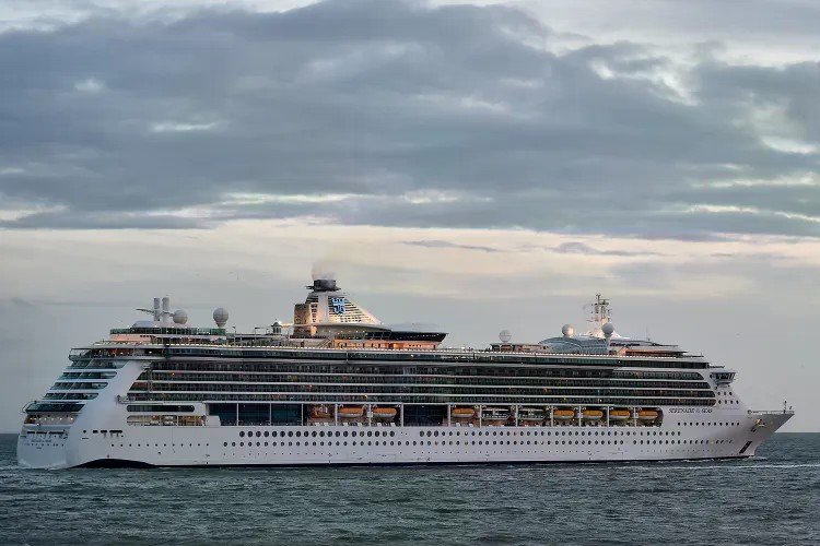 刚登船就被赶下船！皇家加勒比邮轮突发故障...