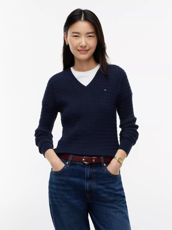  Lightweight Cable Knit V-Neck Sweater