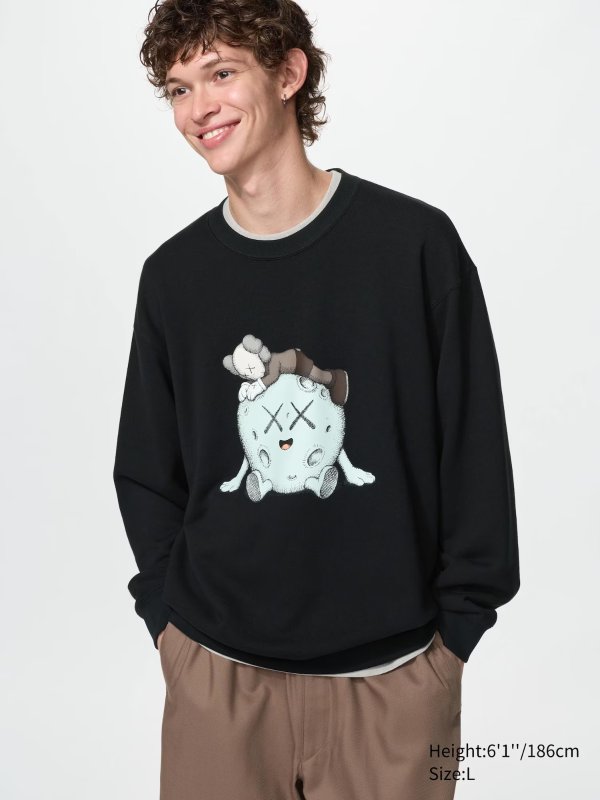 KAWS 联名卫衣