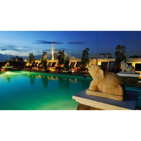 Rambuttri Village Inn & Plaza Hotel
